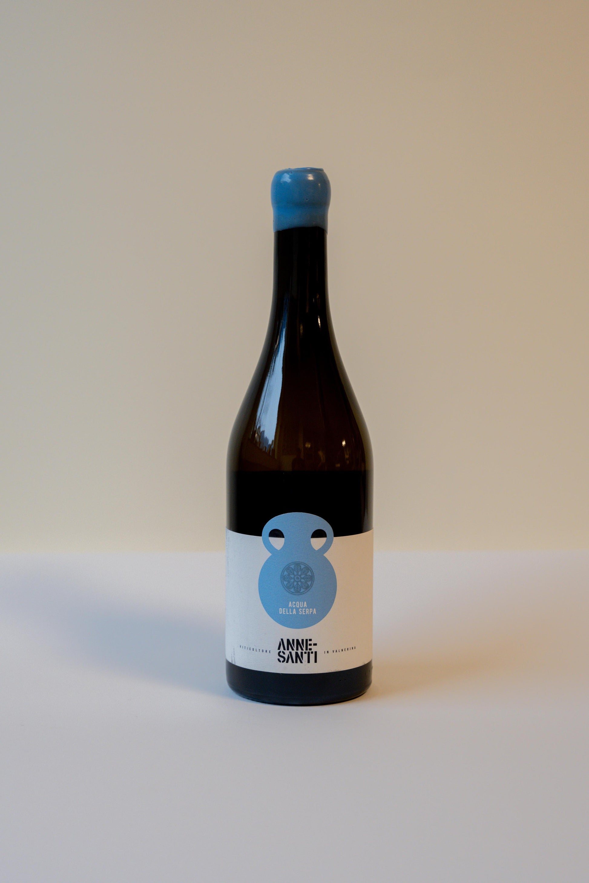 annesanti acqua della serpa wine bottle